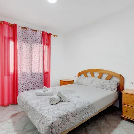 Charming 2-bedroom With Modern Amenities *