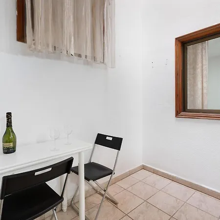 Charming 2-bedroom With Modern Amenities Appartamento